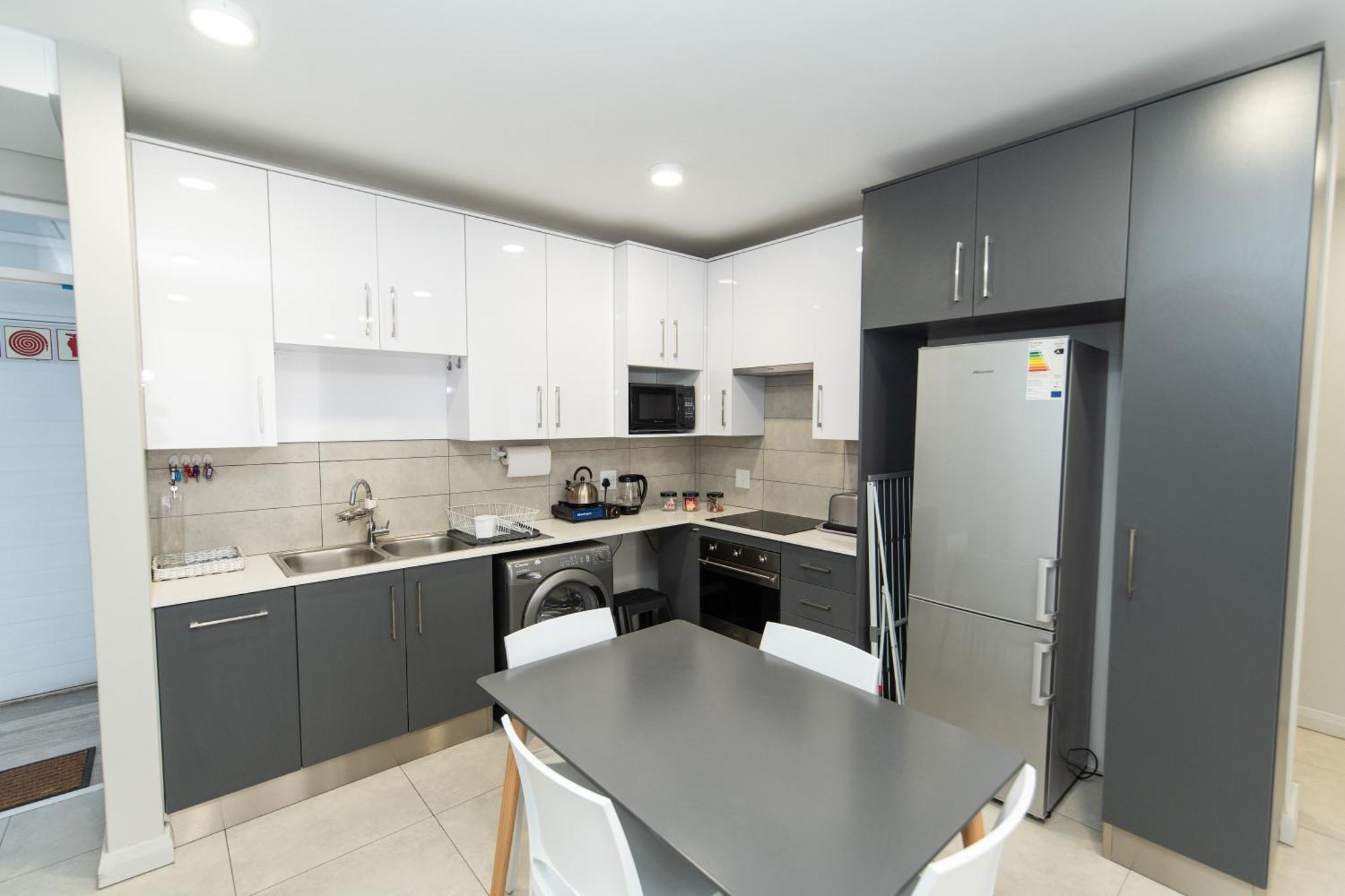 Cozy Modern Apartment At Bellamare Порт-Элизабет Экстерьер фото