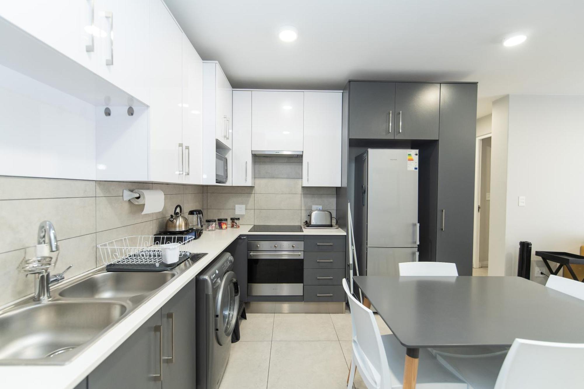 Cozy Modern Apartment At Bellamare Порт-Элизабет Экстерьер фото