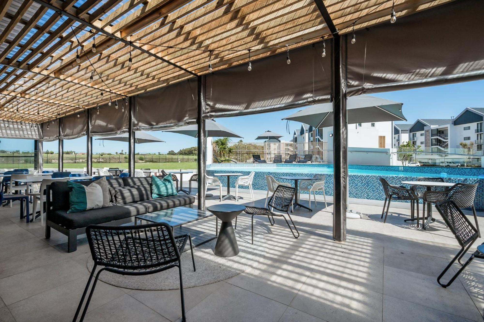 Cozy Modern Apartment At Bellamare Порт-Элизабет Экстерьер фото